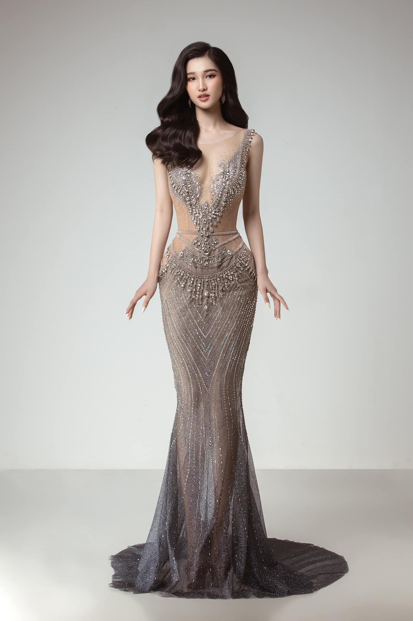 Phương Nhi là thí sinh sở hữu vòng eo nhỏ nhất trong dàn thí sinh với số đo 57cm. Phương Nhi là thí sinh sở hữu vòng eo nhỏ nhất trong dàn thí sinh với số đo 57cm.