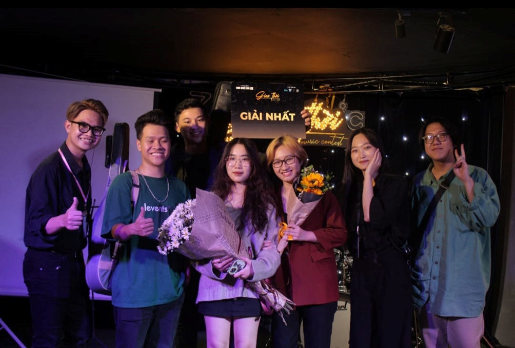 Quán quân Giao Thời Music Contest.