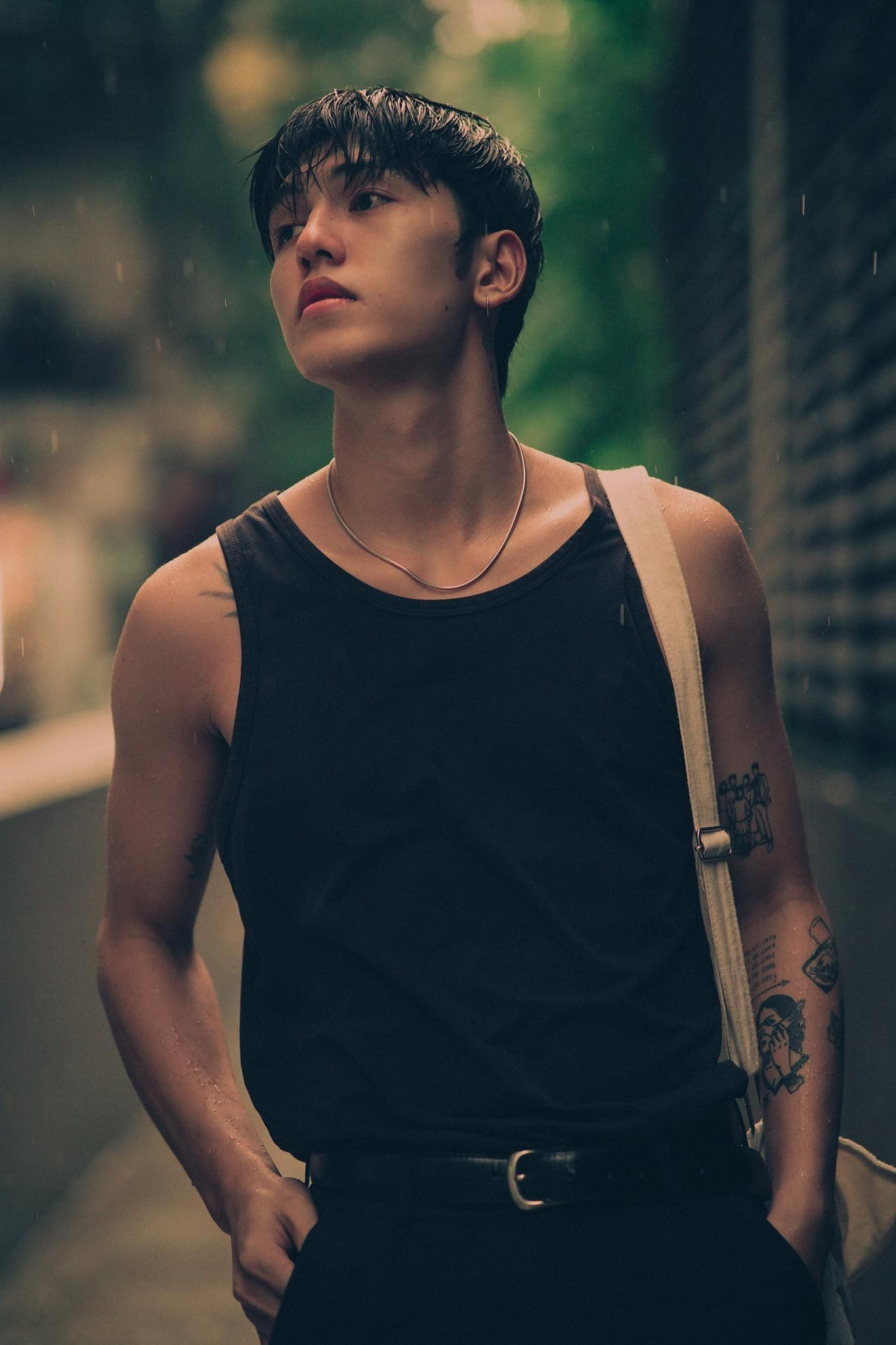 Một gương mặt triển vọng trong làng mẫu Việt. Một gương mặt triển vọng trong làng mẫu Việt.