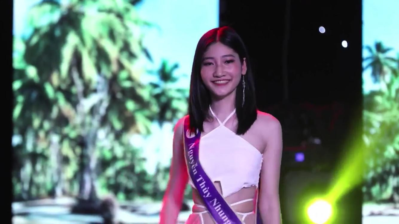 Thùy Nhung trong phần thi trình diễn trang phục Áo tắm. Thùy Nhung trong phần thi trình diễn trang phục Áo tắm.