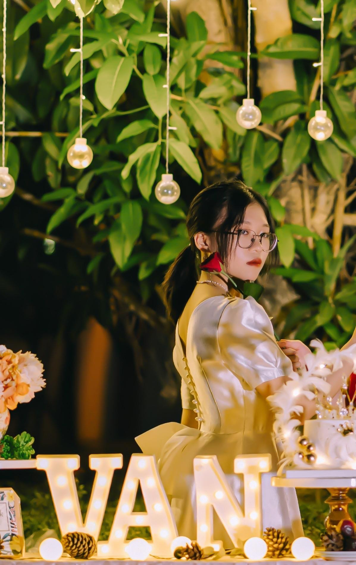 “Là chính mình, nhưng hãy là chính mình tốt nhất có thể, đừng là chính mình tồi nhất có thể.” “Là chính mình, nhưng hãy là chính mình tốt nhất có thể, đừng là chính mình tồi nhất có thể.”