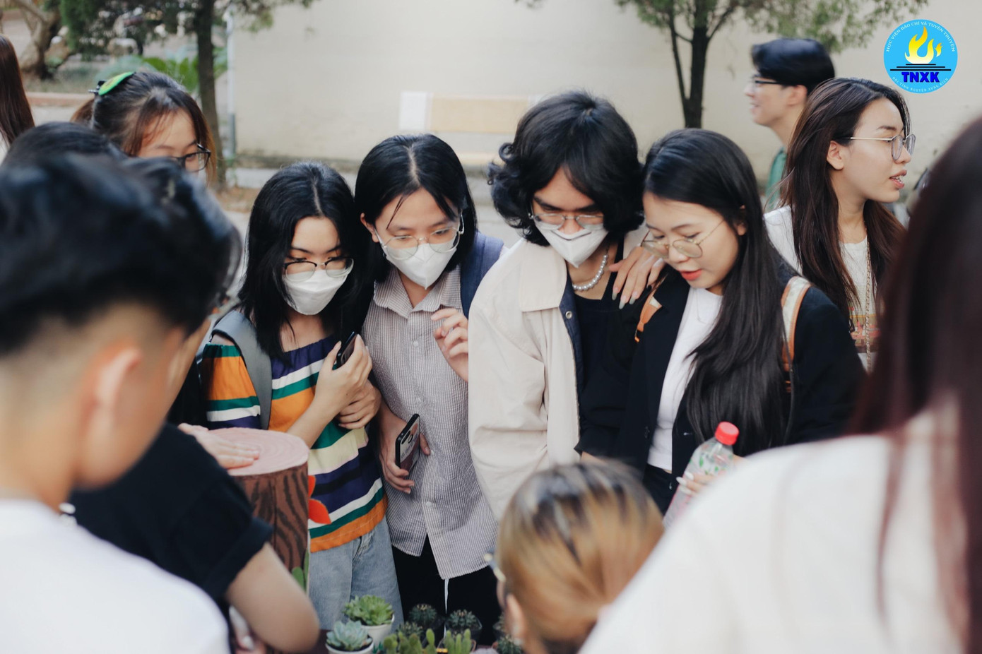 “Ươm” luôn thu hút đông đảo khách mua hàng và ủng hộ - Ảnh: BTC “Ươm” luôn thu hút đông đảo khách mua hàng và ủng hộ - Ảnh: BTC