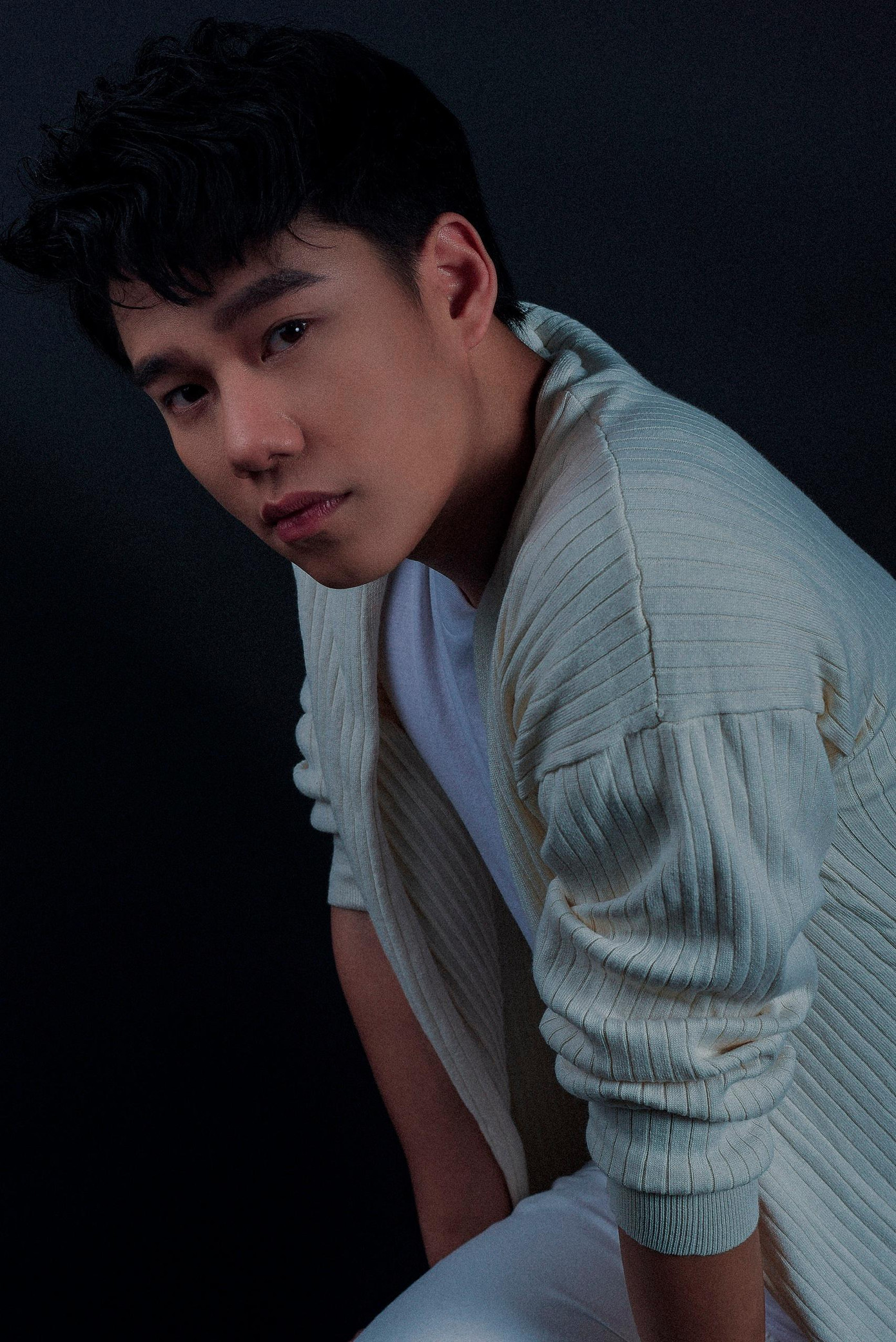 Ngô Minh Hoàng hay còn được mọi người biết đến với biệt danh Hoàng Jacob (sinh năm 1993) hiện đang công tác tại Nhà hát Kịch Việt Nam.