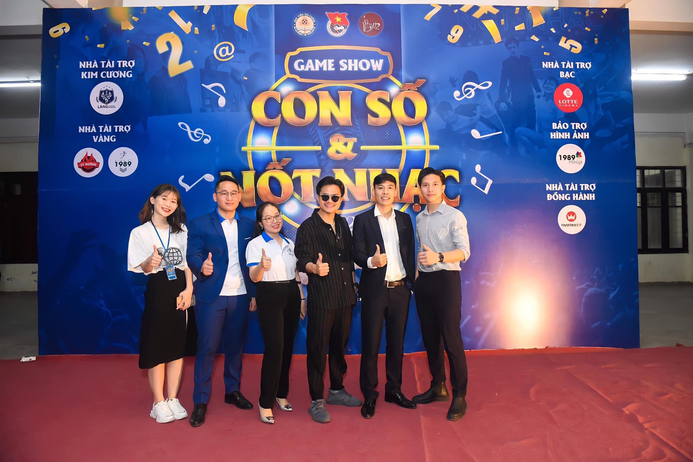 Long đã và đang giữ chức vụ Chủ nhiệm CLB Bạn Yêu Nhạc. Long đã và đang giữ chức vụ Chủ nhiệm CLB Bạn Yêu Nhạc.