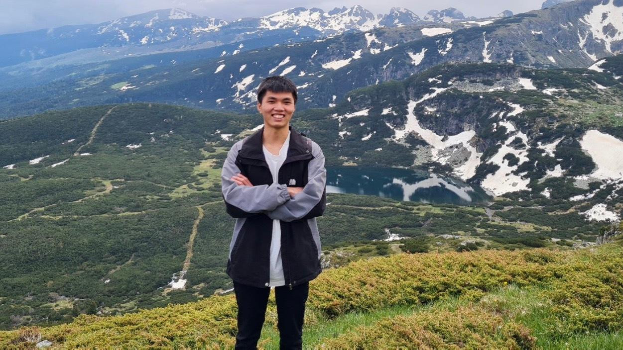 Duy Hưng mong muốn trở thành một người có ích cho xã hội, cống hiến và lan tỏa những điều bản thân tích góp được cho xã hội và mọi người xung quanh. Duy Hưng mong muốn trở thành một người có ích cho xã hội, cống hiến và lan tỏa những điều bản thân tích góp được cho xã hội và mọi người xung quanh.