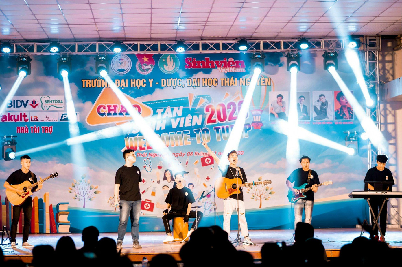 Nguyễn Đức Thắng đồng hành và được bầu làm chủ nhiệm CLB Guitar Y Dược Thái Nguyên khóa VIII. Nguyễn Đức Thắng đồng hành và được bầu làm chủ nhiệm CLB Guitar Y Dược Thái Nguyên khóa VIII.