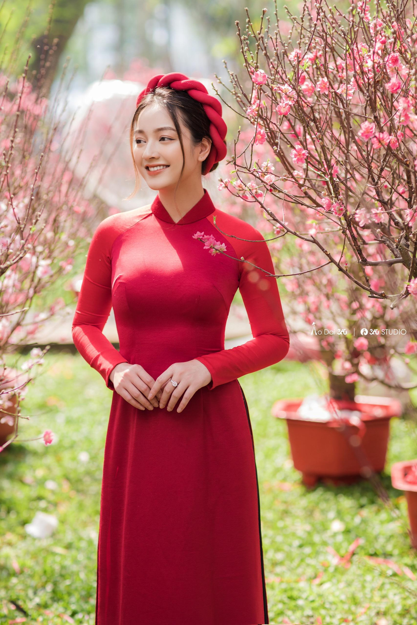 Quỳnh Trâm đẹp rạng rỡ trong những ngày đầu năm.