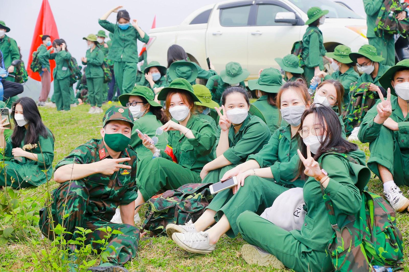 Lan và các bạn cùng phòng có nhiều cơ hội làm quen với nhau, sống chậm lại những phút giây thư giãn.