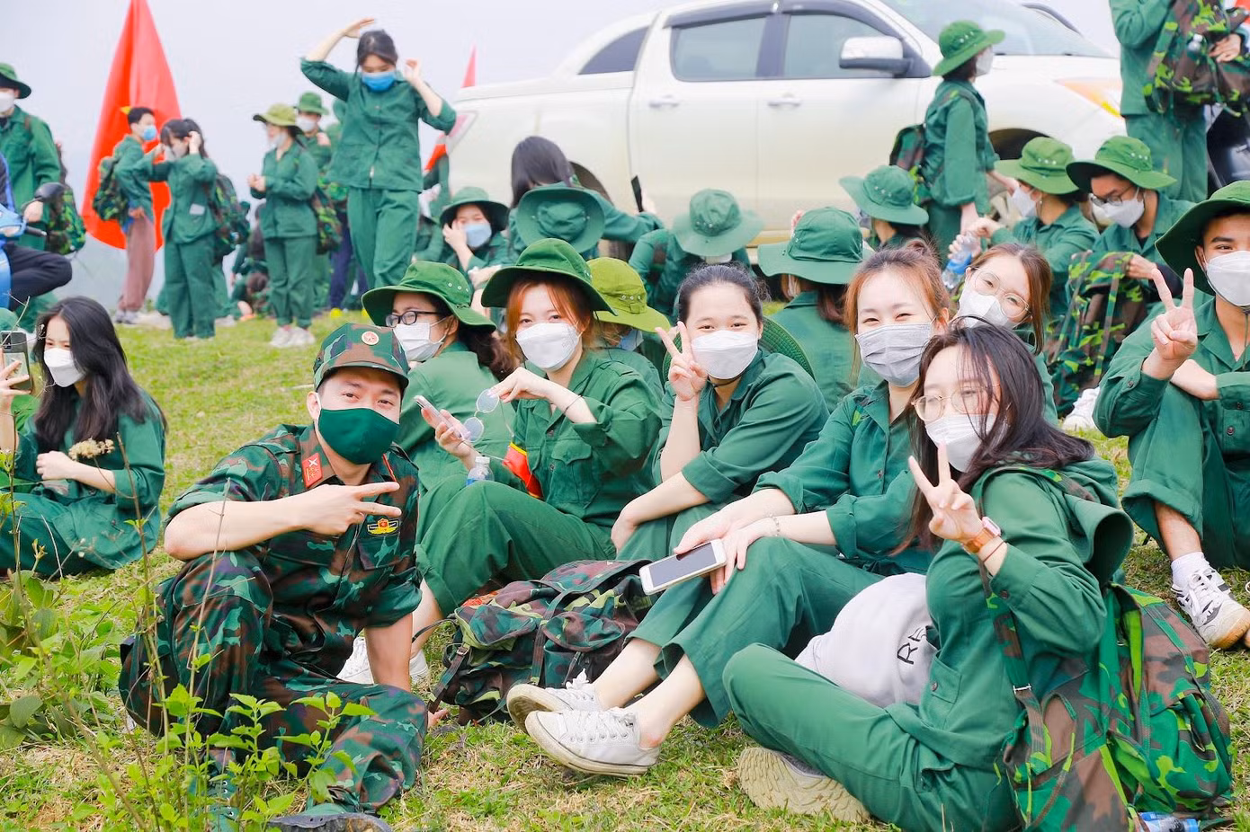 Lan và các bạn cùng phòng có nhiều cơ hội làm quen với nhau, sống chậm lại những phút giây thư giãn.