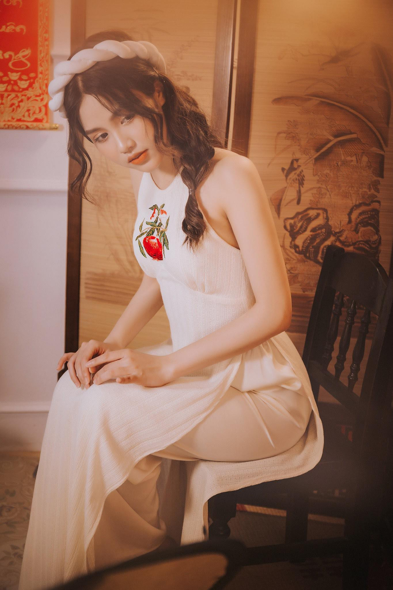 Vì muốn thử sức ở nhiều lĩnh vực khác nhau nên Thảo Nguyên tham gia nhiều hoạt động ngoại khoá khác nhau như giải bóng đá nữ của trường, MC cho các chương trình của khoa,...