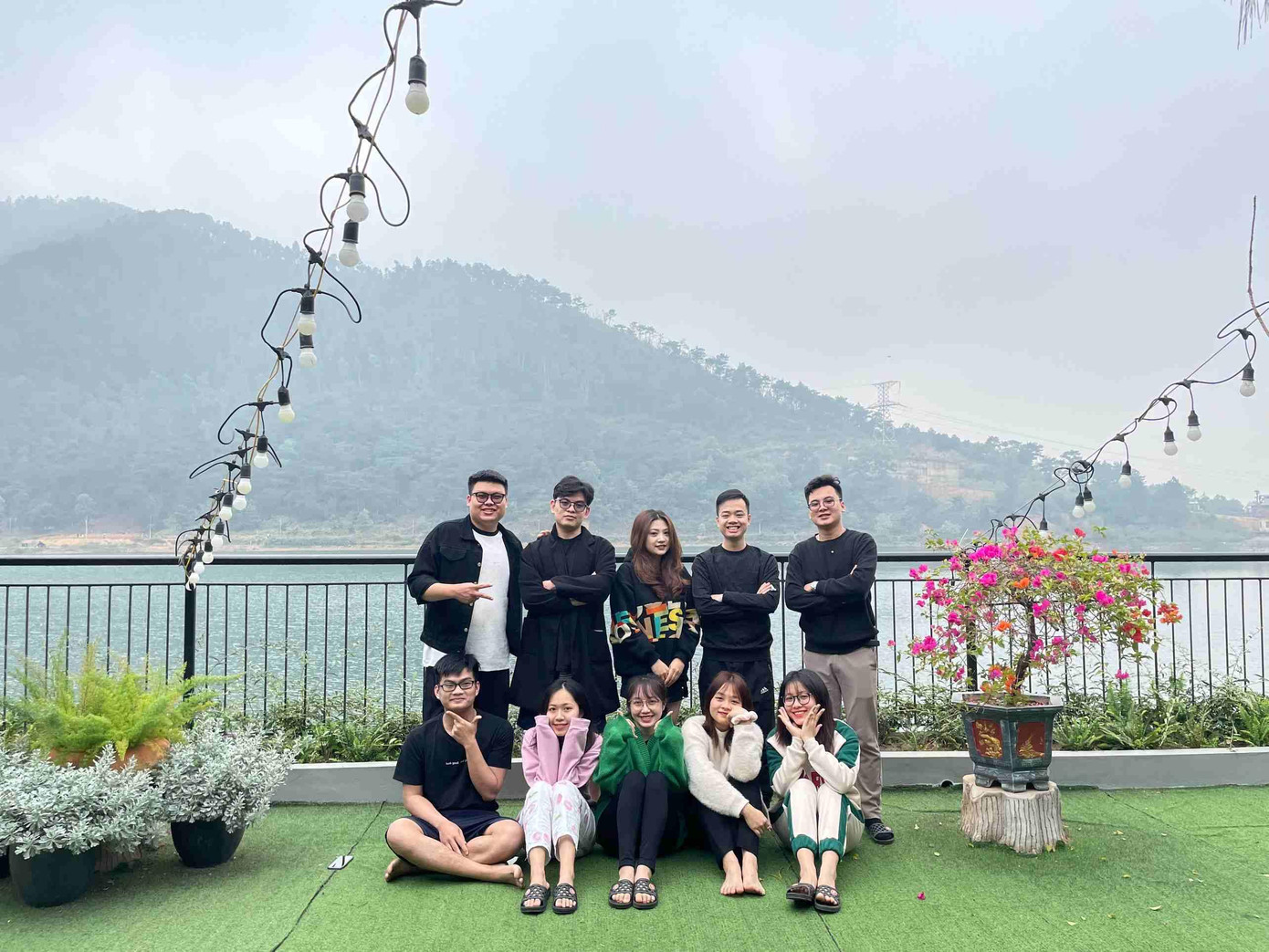 Hoạt động đi chơi và giao lưu với bạn ở HSV các trường.