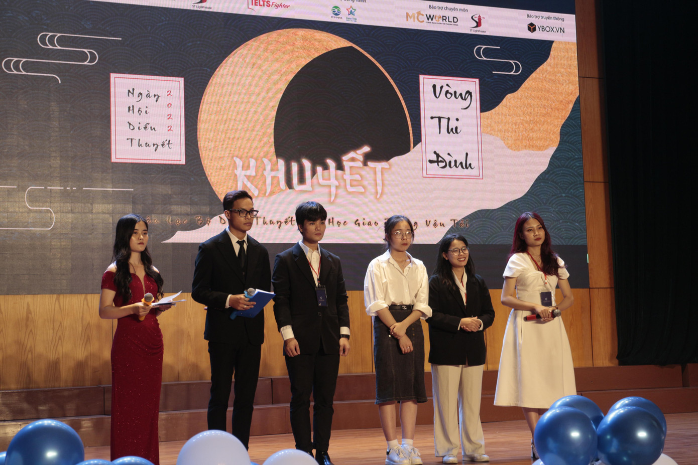 4 thí sinh xuất sắc nhất lọt vào vòng thi thứ 2 và 2 MC của chương trình. 4 thí sinh xuất sắc nhất lọt vào vòng thi thứ 2 và 2 MC của chương trình.