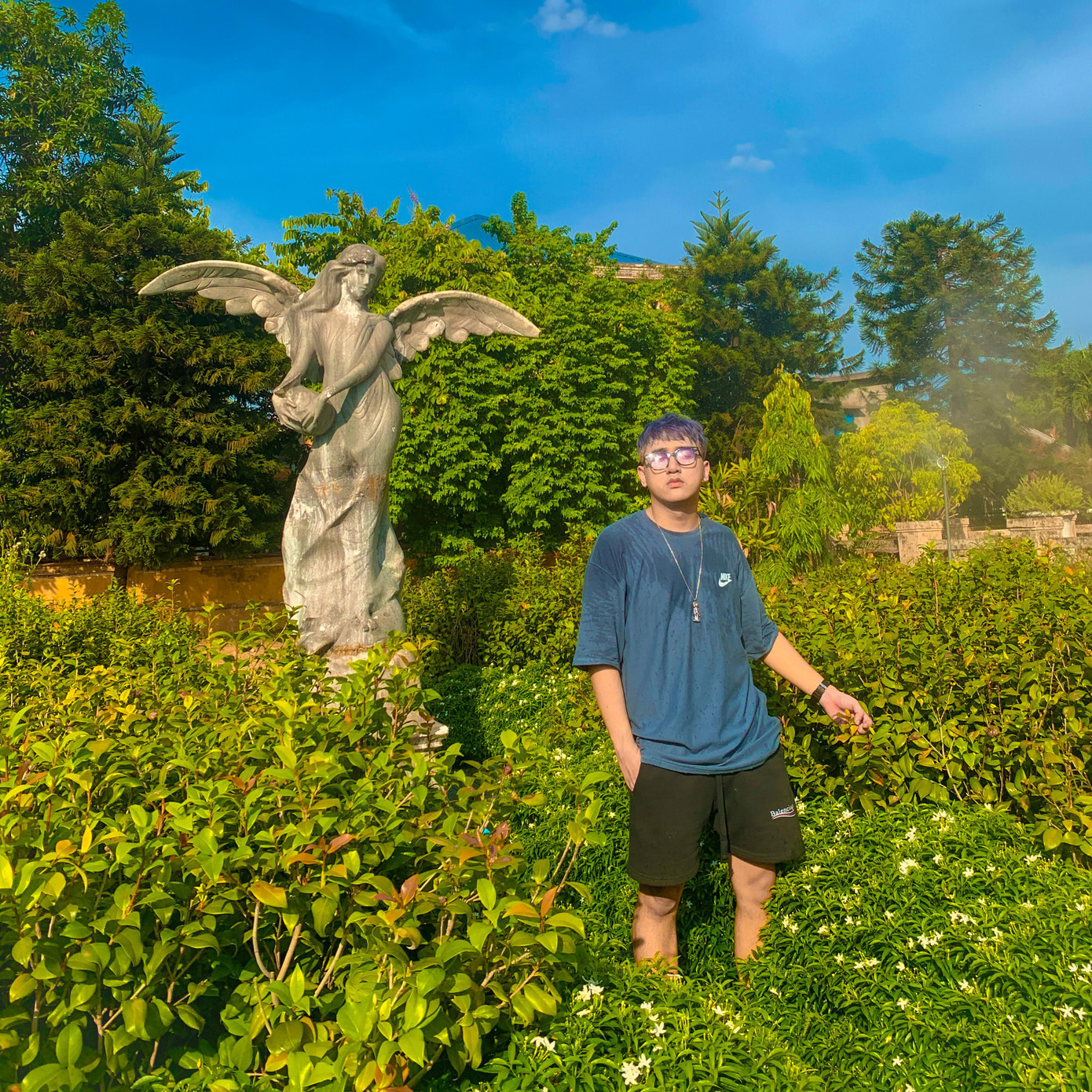 Phạm Nguyễn Nhật Anh (25 tuổi) đang làm việc từ xa cho một công ty lập trình ở Canada.