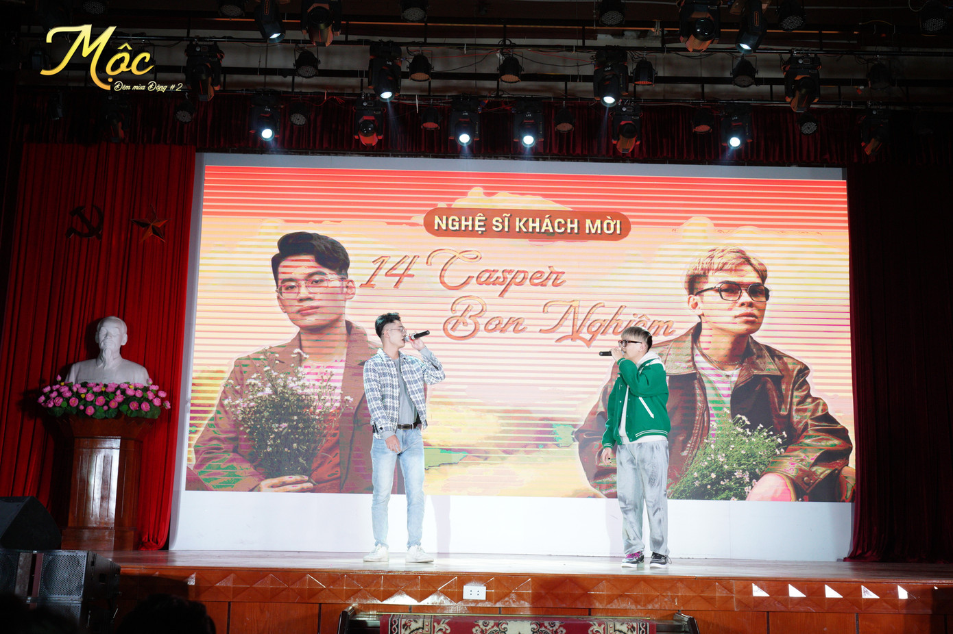 Ca khúc Một đời được bộ đôi 14 Casper và Bon Nghiêm hát live lần đầu tiên tại sân khấu của Đêm mùa Đông #2: Mộc (Ảnh: BTC). Ca khúc Một đời được bộ đôi 14 Casper và Bon Nghiêm hát live lần đầu tiên tại sân khấu của Đêm mùa Đông #2: Mộc (Ảnh: BTC).