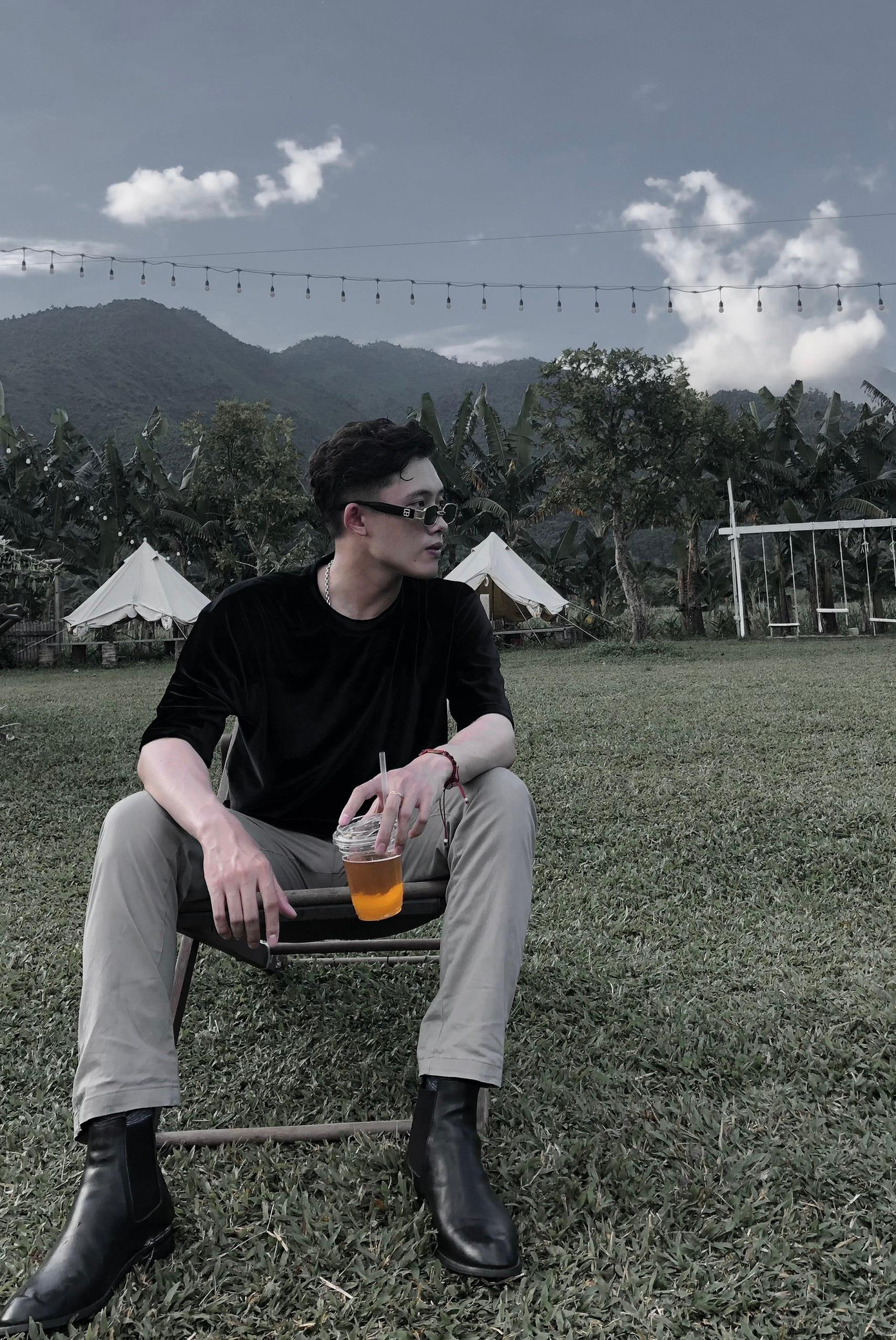 Đại học là một khoảng thời gian thật sự rất quý giá, là cả một hành trình dài giúp Văn Nam hoàn thiện bản thân toàn diện hơn. Đại học là một khoảng thời gian thật sự rất quý giá, là cả một hành trình dài giúp Văn Nam hoàn thiện bản thân toàn diện hơn.