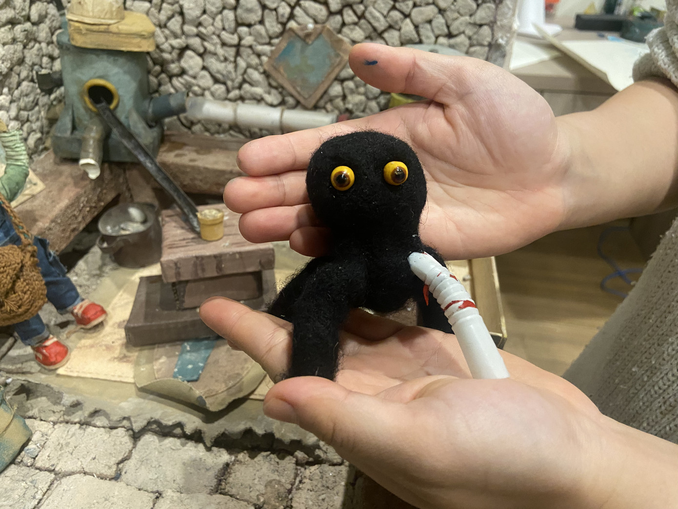 Xam - chú Nhện biến dị với một chân bằng ống hút. Xam - chú Nhện biến dị với một chân bằng ống hút.