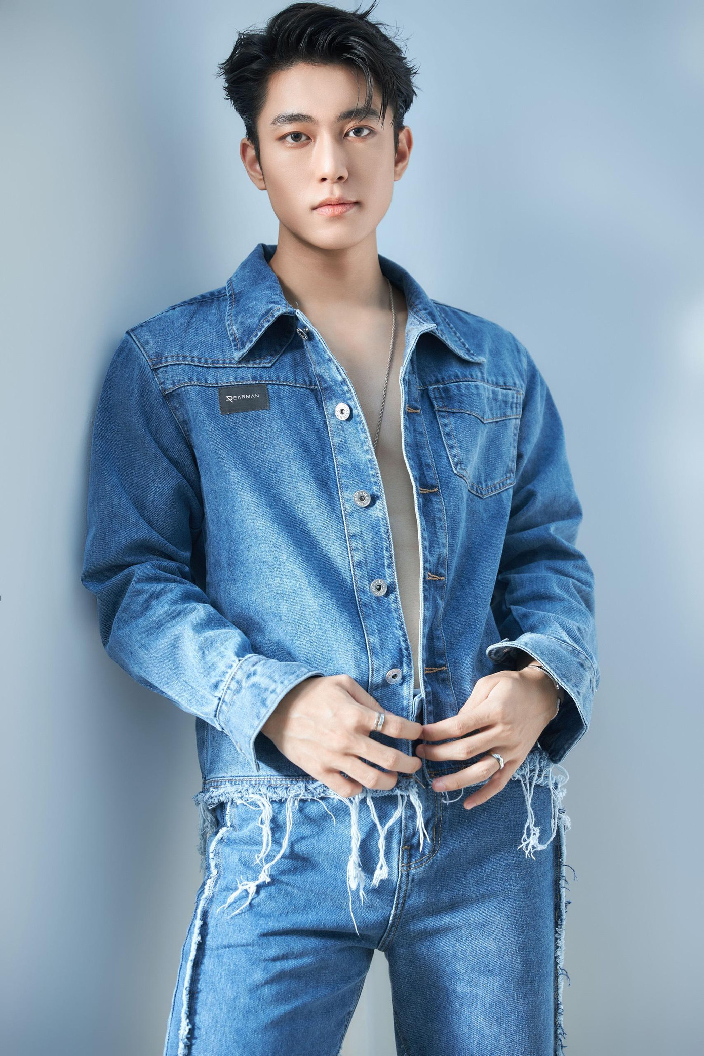 Ước mơ của Minh Hiếu là trở thành một ca sĩ chuyên nghiệp trong tương lai, một nghệ sĩ đa năng thực thụ. Ước mơ của Minh Hiếu là trở thành một ca sĩ chuyên nghiệp trong tương lai, một nghệ sĩ đa năng thực thụ.