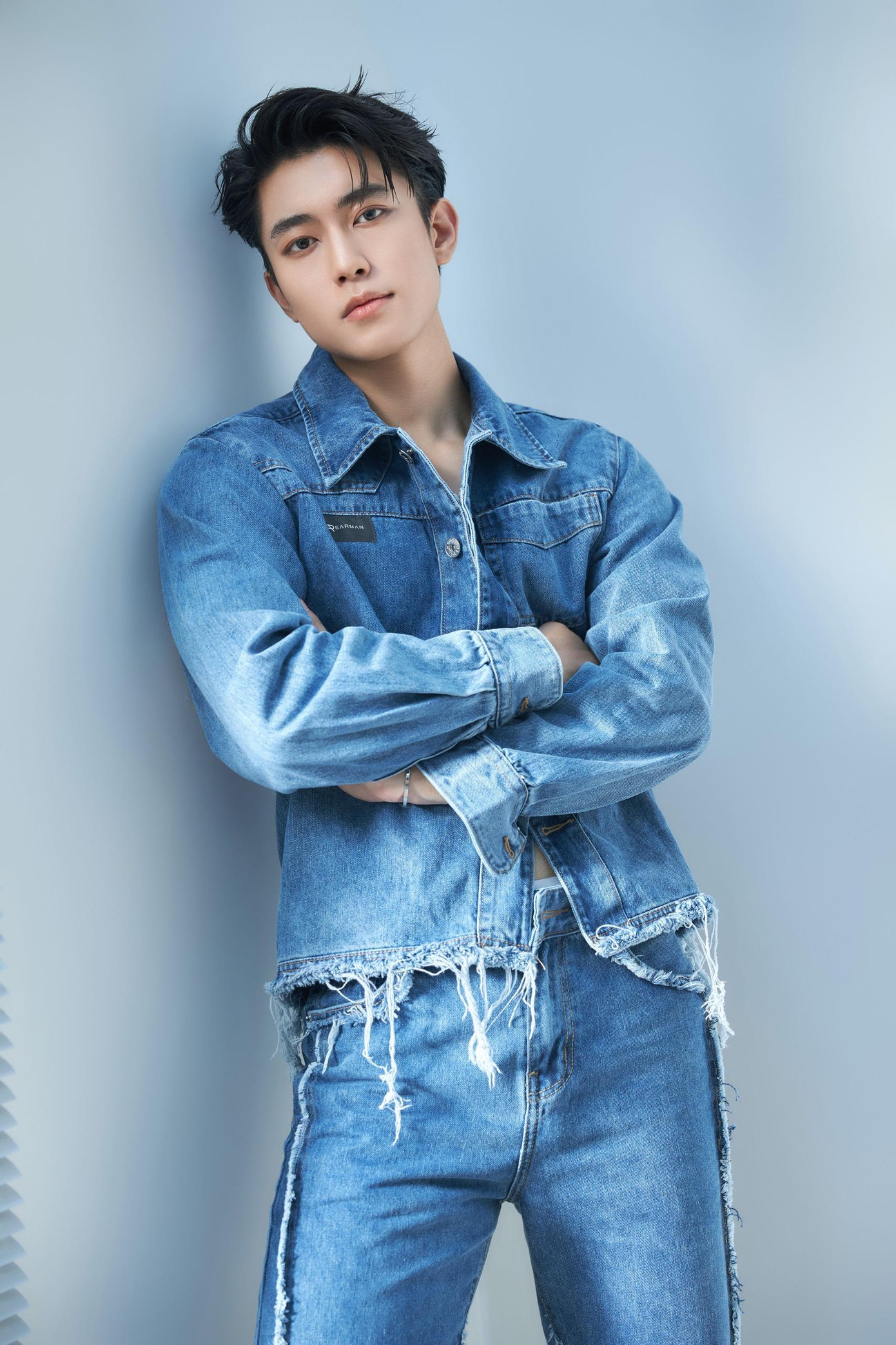 Thái Lê Minh Hiếu (sinh năm 2002) hiện đang là sinh viên của trường Đại học Công nghệ TP.HCM. Thái Lê Minh Hiếu (sinh năm 2002) hiện đang là sinh viên của trường Đại học Công nghệ TP.HCM.