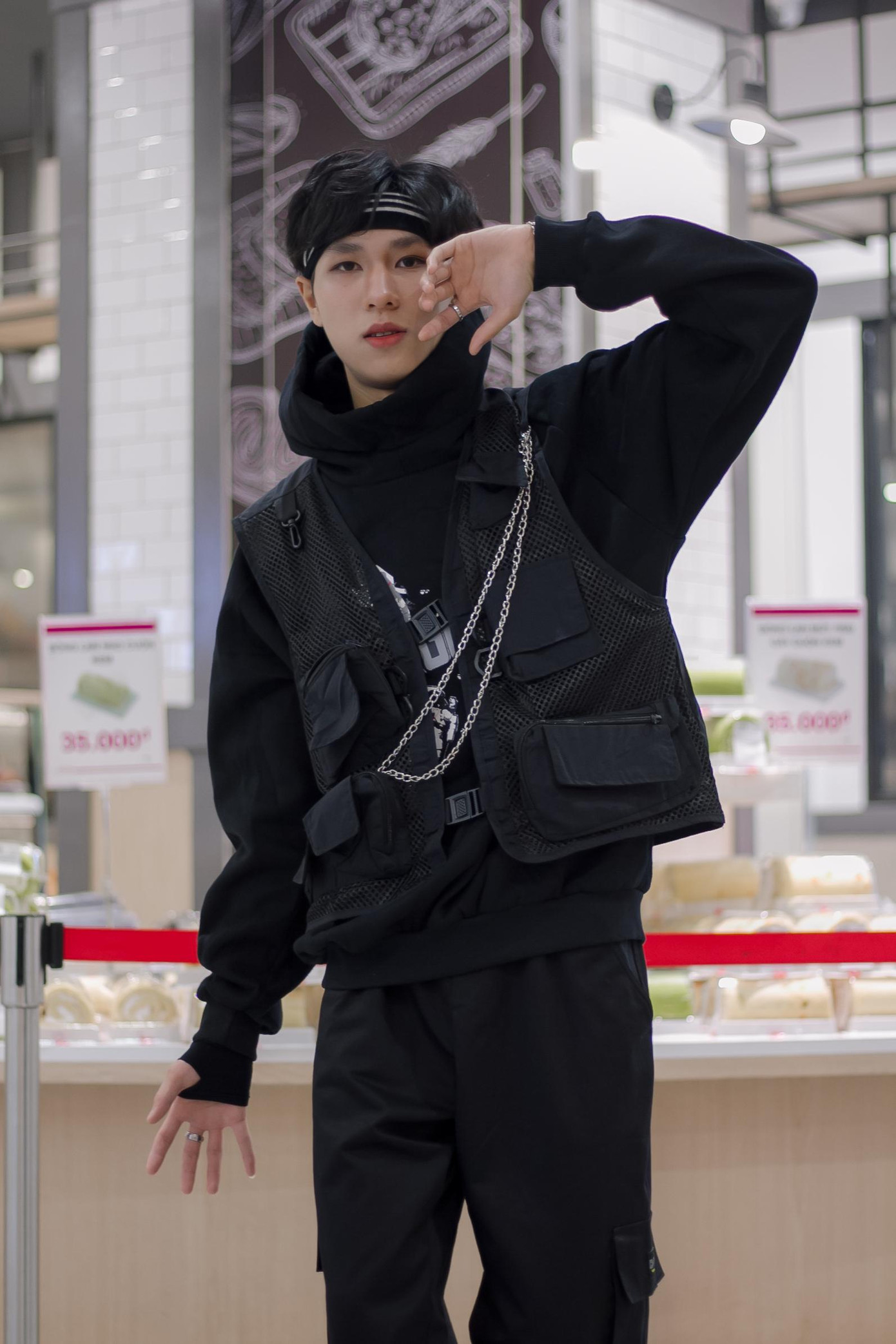 Ngoài ra, Quốc Trường còn có niềm đam mê với thể thao, đặc biệt là bóng chuyền. Ngoài ra, Quốc Trường còn có niềm đam mê với thể thao, đặc biệt là bóng chuyền.