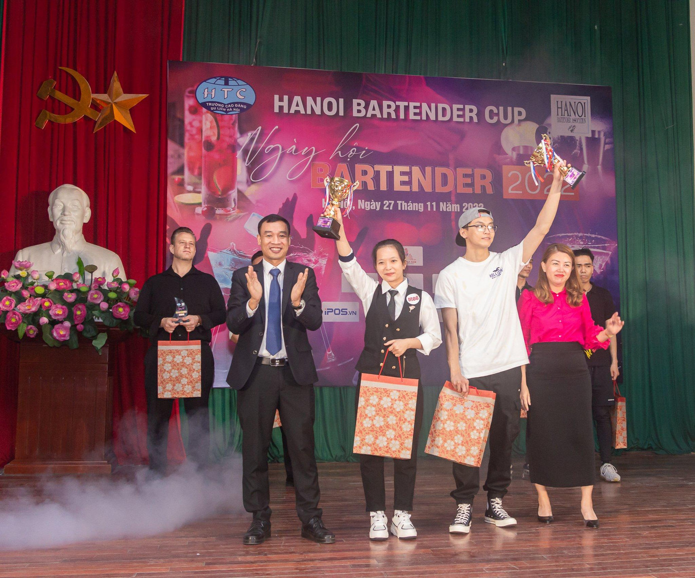 Hai giải Nhất thuộc về Hoàng Hoài Vi và Lương Quang Tùng. Hai giải Nhất thuộc về Hoàng Hoài Vi và Lương Quang Tùng.