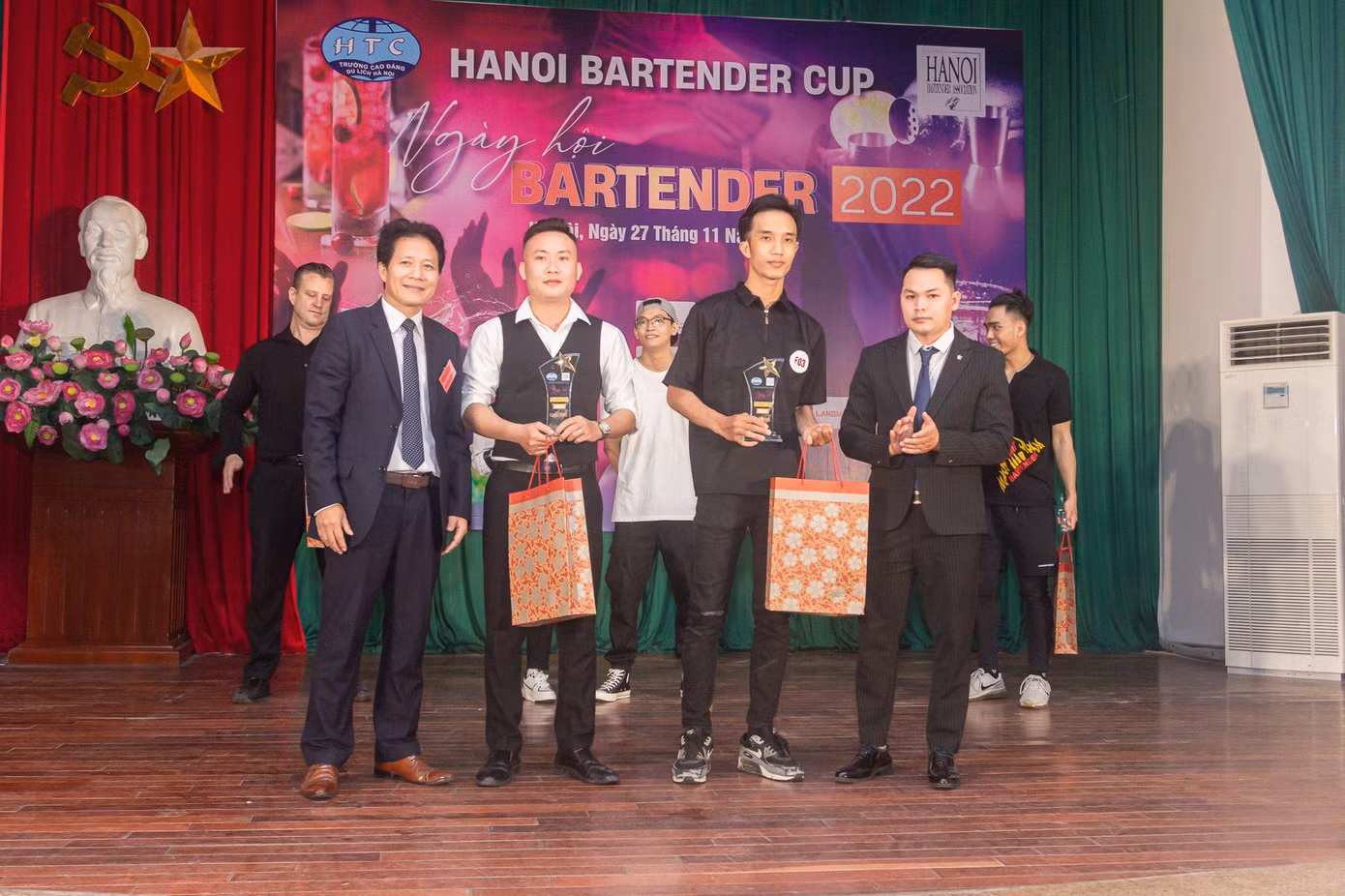 Hai giải Nhì thuộc về về Đặng Đình Hoàng và Huỳnh Quốc Cường.