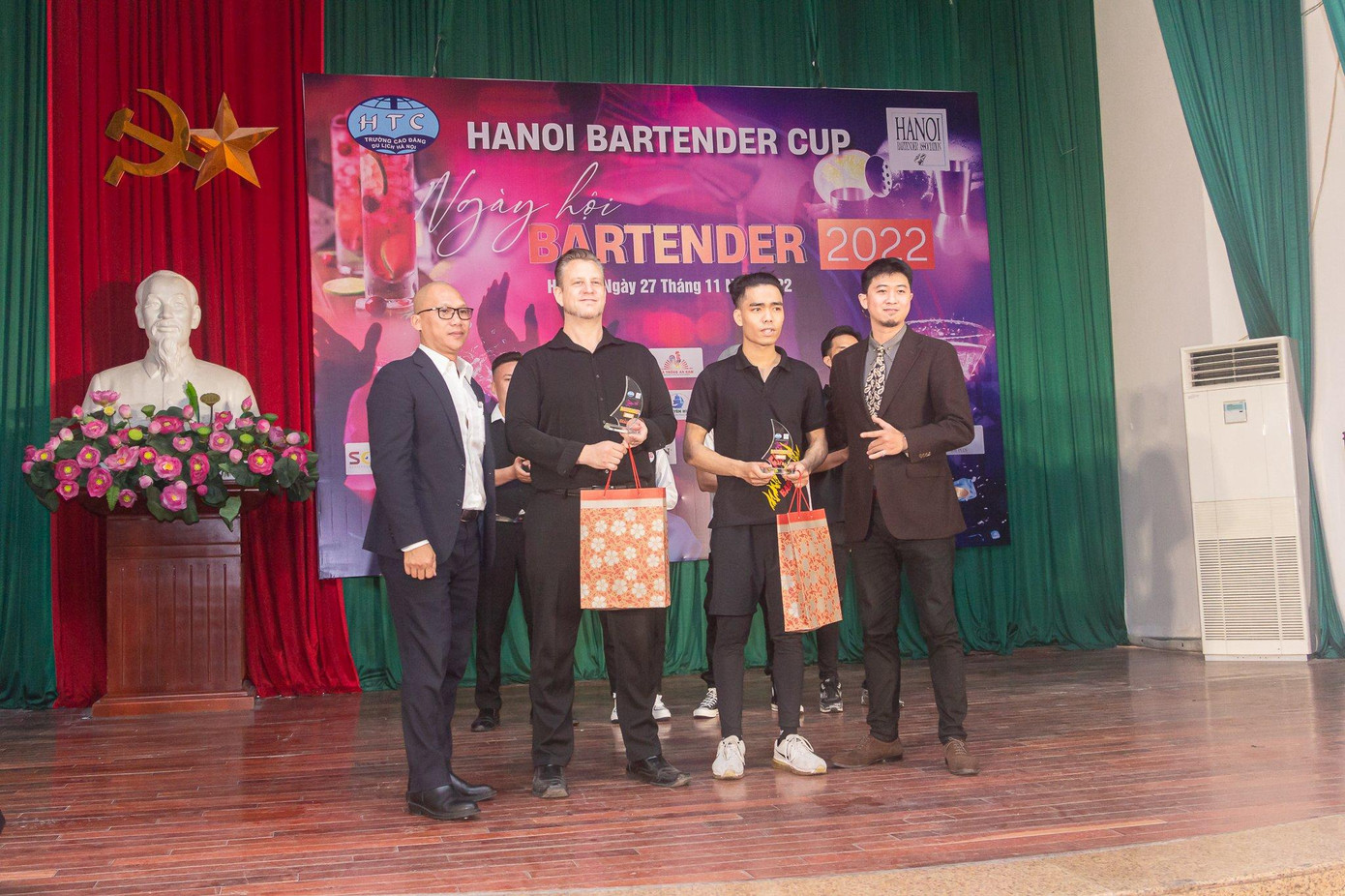 Hai giải Ba thuộc về Jonas Paul Danielson và Lê Hoàng Thanh. Hai giải Ba thuộc về Jonas Paul Danielson và Lê Hoàng Thanh.