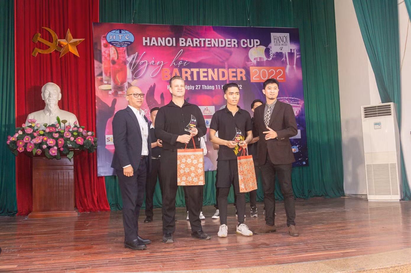 Hai giải Ba thuộc về Jonas Paul Danielson và Lê Hoàng Thanh.