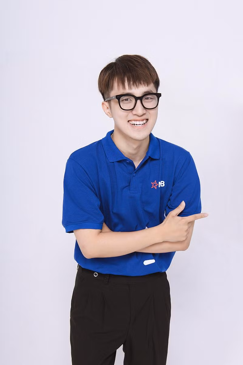 Bùi Viết Đạt (sinh năm 2001) hiện là sinh viên năm thứ tư của Học viện Tài chính.