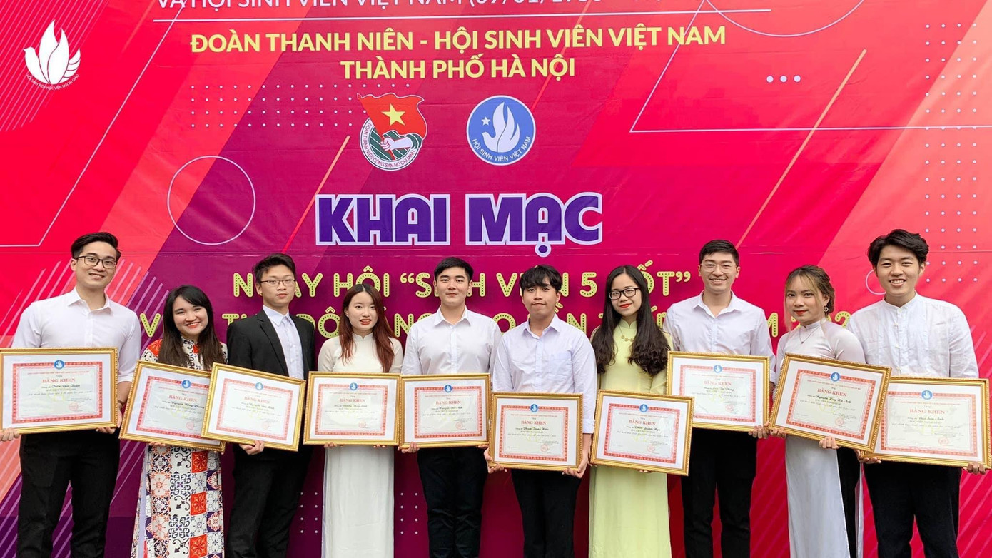 Sinh viên 5 tốt cấp thành phố. Sinh viên 5 tốt cấp thành phố.