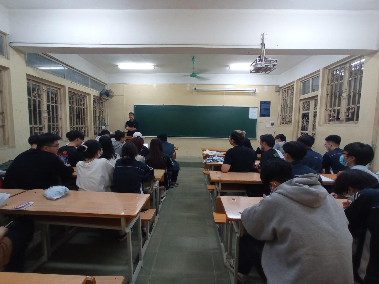 Với vai trò là chủ nhiệm CLB Kỹ năng mềm Đại học Xây dựng – TPE. Trong suốt nhiệm kỳ của mình, Kiên đã tổ chức thành công nhiều Talkshow, Workshop và hoạt động bồi dưỡng kỹ năng mềm cho sinh viên. Với vai trò là chủ nhiệm CLB Kỹ năng mềm Đại học Xây dựng – TPE. Trong suốt nhiệm kỳ của mình, Kiên đã tổ chức thành công nhiều Talkshow, Workshop và hoạt động bồi dưỡng kỹ năng mềm cho sinh viên.