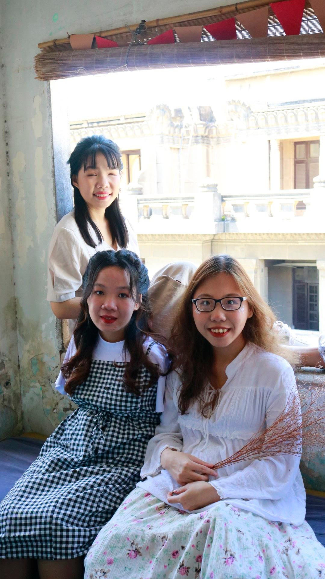 Mang thông điệp “Tìm kiếm cái đẹp trong sự không hoàn hảo”, nhóm "Khuyết" được ra đời.