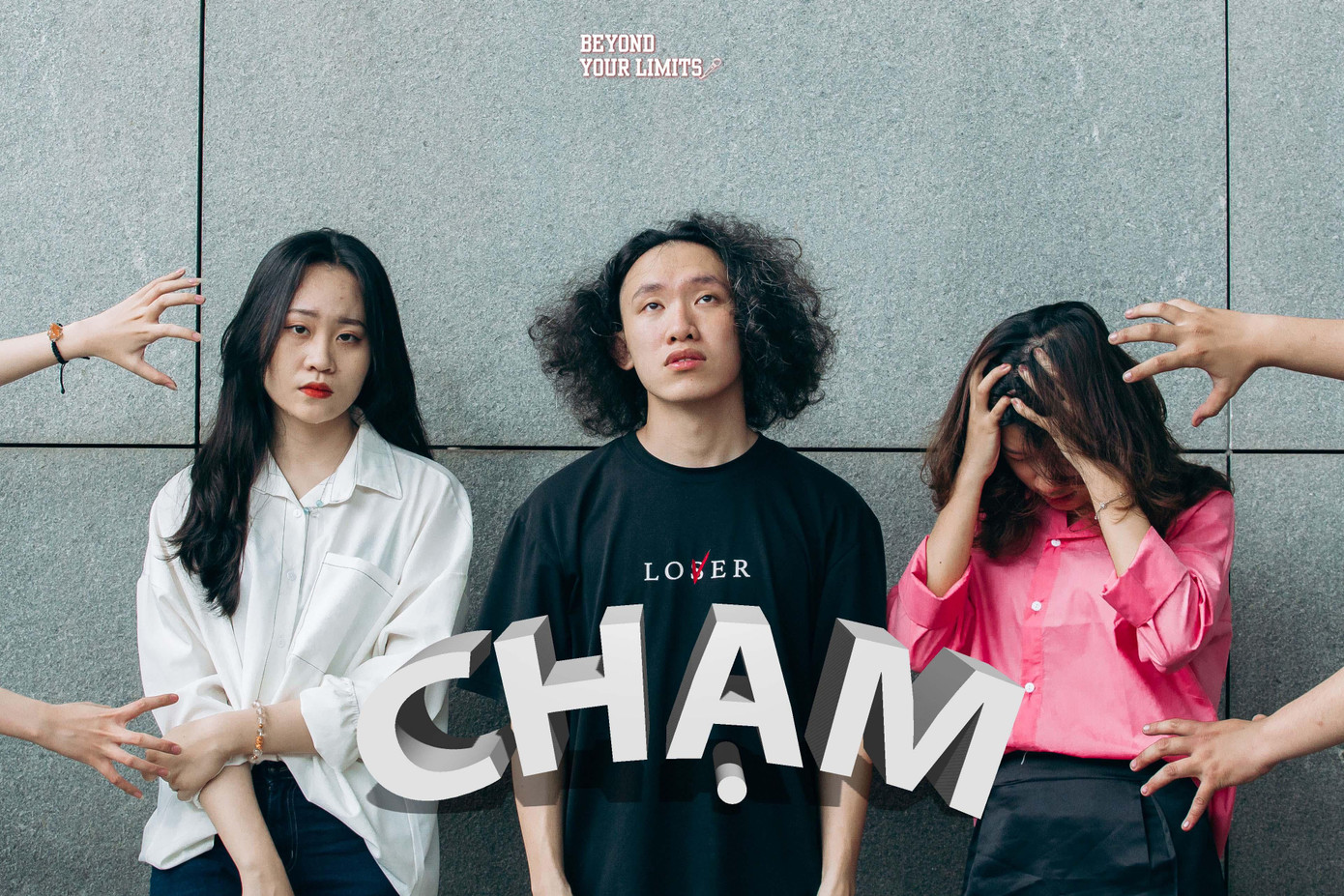 Bộ ảnh CHẠM của sinh viên trường Báo Hình ảnh: Long Tran - Quynh Nguyen