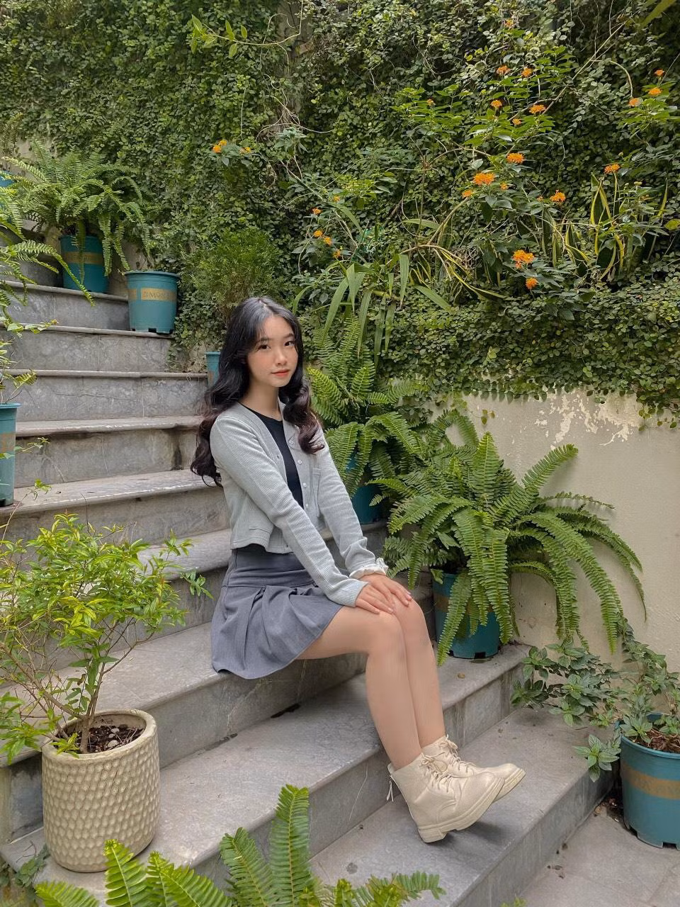 “Mình không muốn để những suy nghĩ làm chủ chúng ta quá nhiều và mình không muốn bạn cảm thấy cô đơn lúc nửa đêm”, Vân chia sẻ. “Mình không muốn để những suy nghĩ làm chủ chúng ta quá nhiều và mình không muốn bạn cảm thấy cô đơn lúc nửa đêm”, Vân chia sẻ.