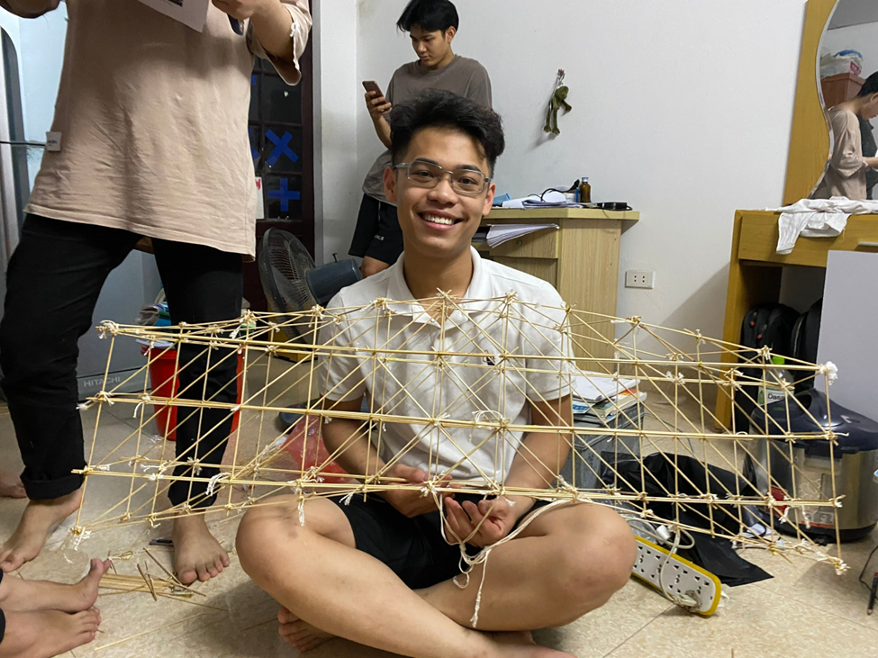 Ngay từ khi bước vào trường Việt Hoàng đã đặt ra cho bản thân mục tiêu là phải luôn cố gắng hết mình dù có khó khăn như thế nào thì cũng không bao giờ được nhụt chí từ bỏ con đường học hành. Ngay từ khi bước vào trường Việt Hoàng đã đặt ra cho bản thân mục tiêu là phải luôn cố gắng hết mình dù có khó khăn như thế nào thì cũng không bao giờ được nhụt chí từ bỏ con đường học hành.