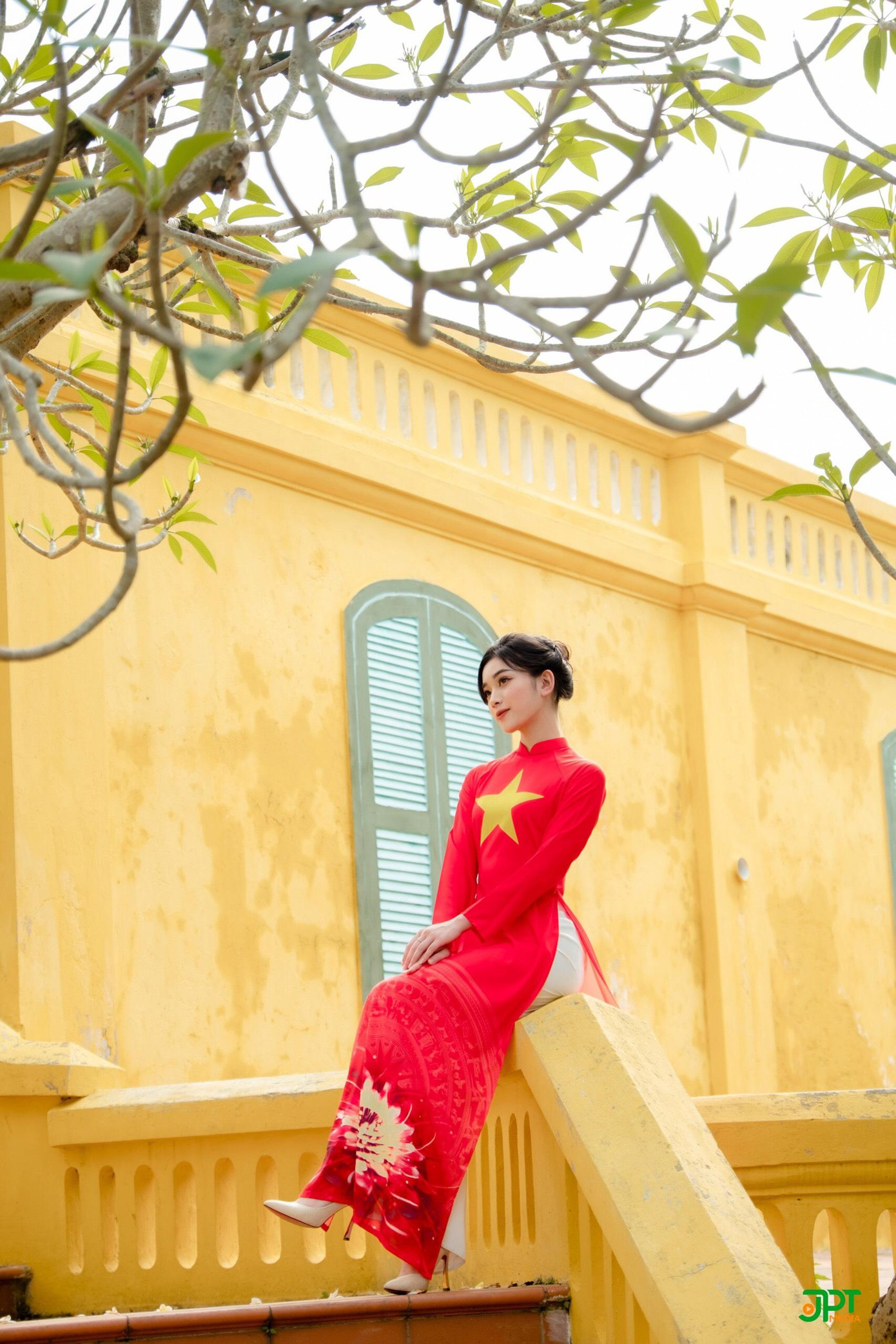 Mỗi người dân trên đất nước Việt Nam nói chung đều mang trong mình sự tự hào, biết ơn những hy sinh to lớn của các anh hùng.