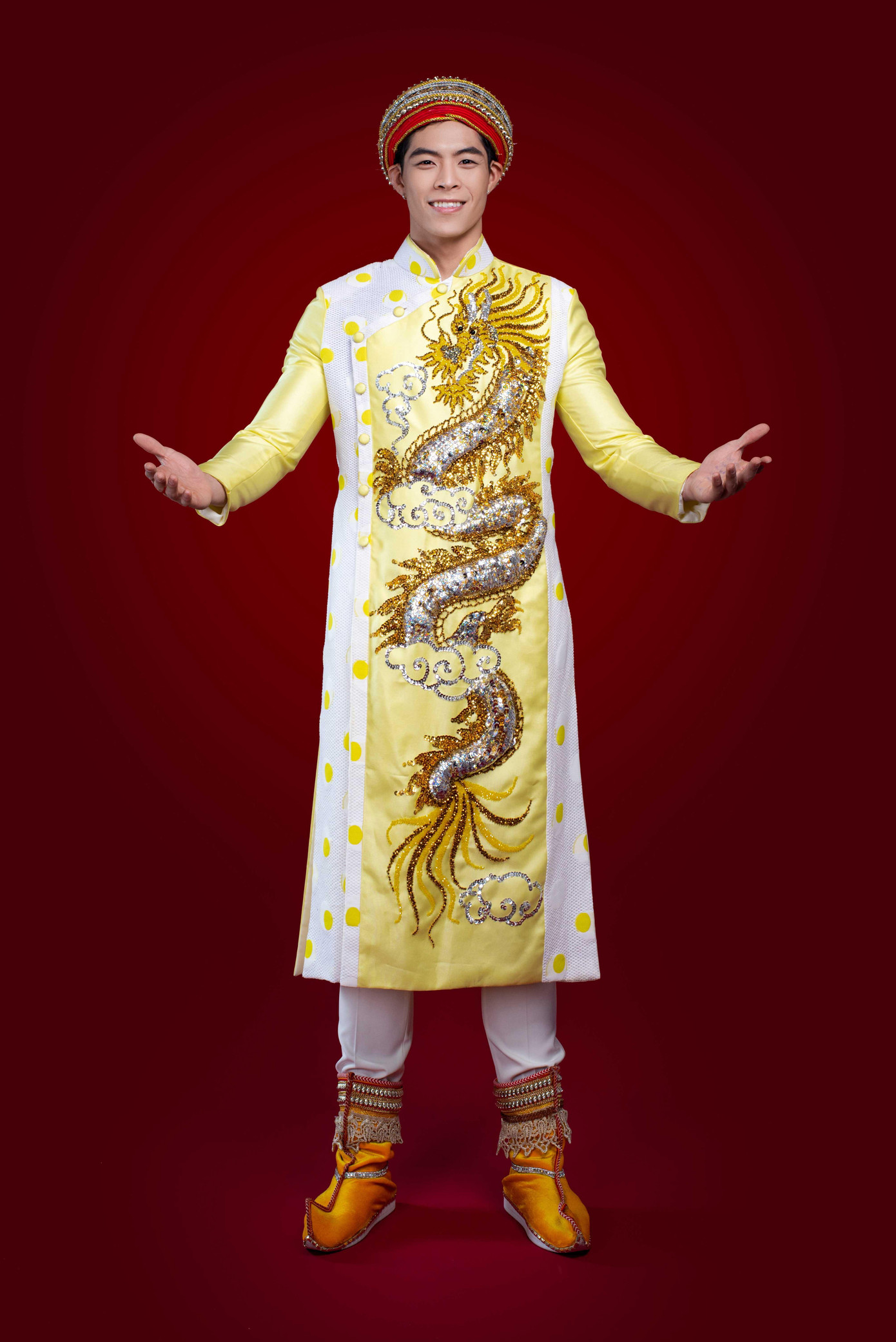 Phi Việt cho biết sẽ cố gắng thể hiện thật tốt, chinh chiến hết mình trong từng phần thi vì hai tiếng Việt Nam thiêng liêng.