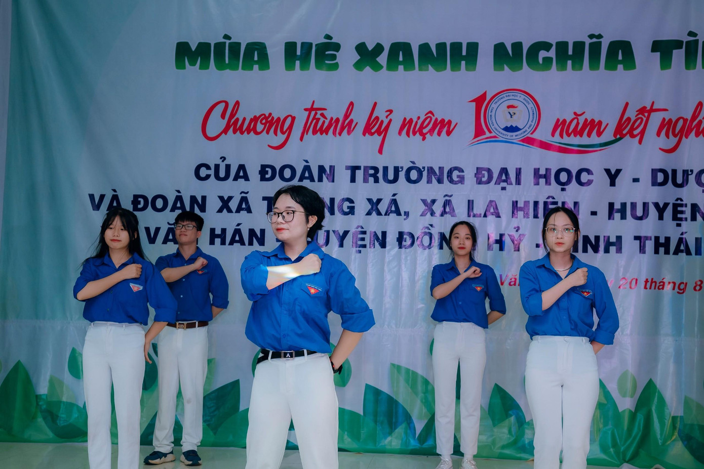 Thu Trang luôn dành riêng một khoảng thời gian tham gia vào hoạt động Đoàn - Hội, tình nguyện vì cộng đồng.