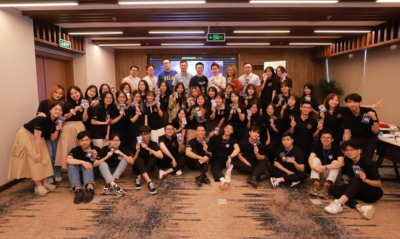 Đình Thắng tại trại hè chuyên môn Marketing Hive. Đình Thắng tại trại hè chuyên môn Marketing Hive.