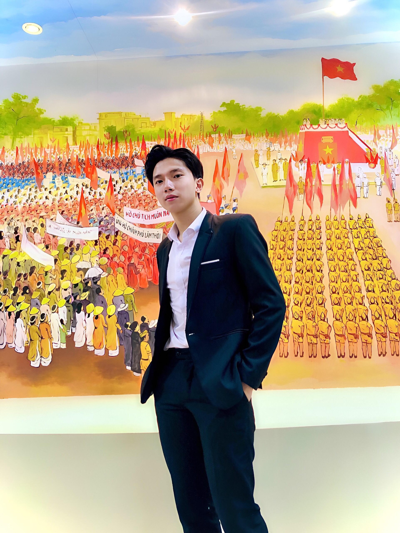 Không chỉ tích cực tham gia hoạt động Đoàn - Hội, chàng trai còn luôn phấn đấu trong học tập và đạt GPA ở mức cao. Không chỉ tích cực tham gia hoạt động Đoàn - Hội, chàng trai còn luôn phấn đấu trong học tập và đạt GPA ở mức cao.