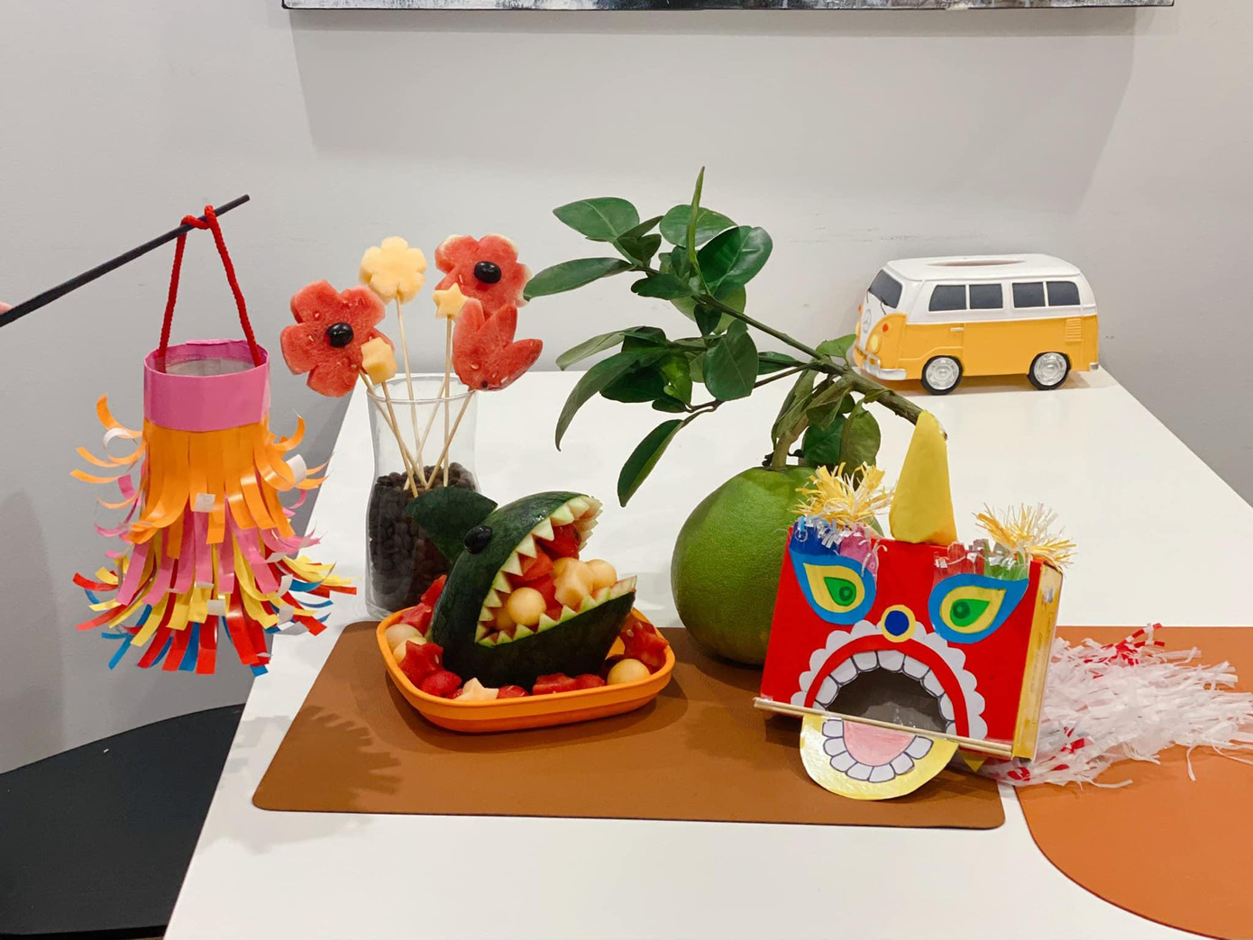 Mâm cỗ siêu đáng yêu (Ảnh: Facebook Phạm Thị Thu Hằng).