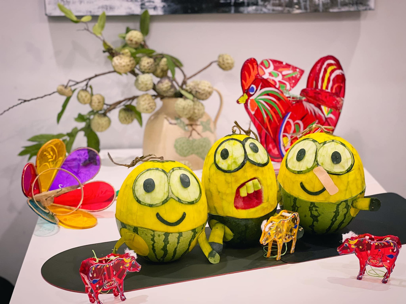 Nhìn mâm cỗ Trung Thu đầy màu sắc, vô cùng đáng yêu, giới trẻ phải học hỏi rất nhiều mới có thể làm theo được (Ảnh: Facebook Phạm Thị Thu Hằng)