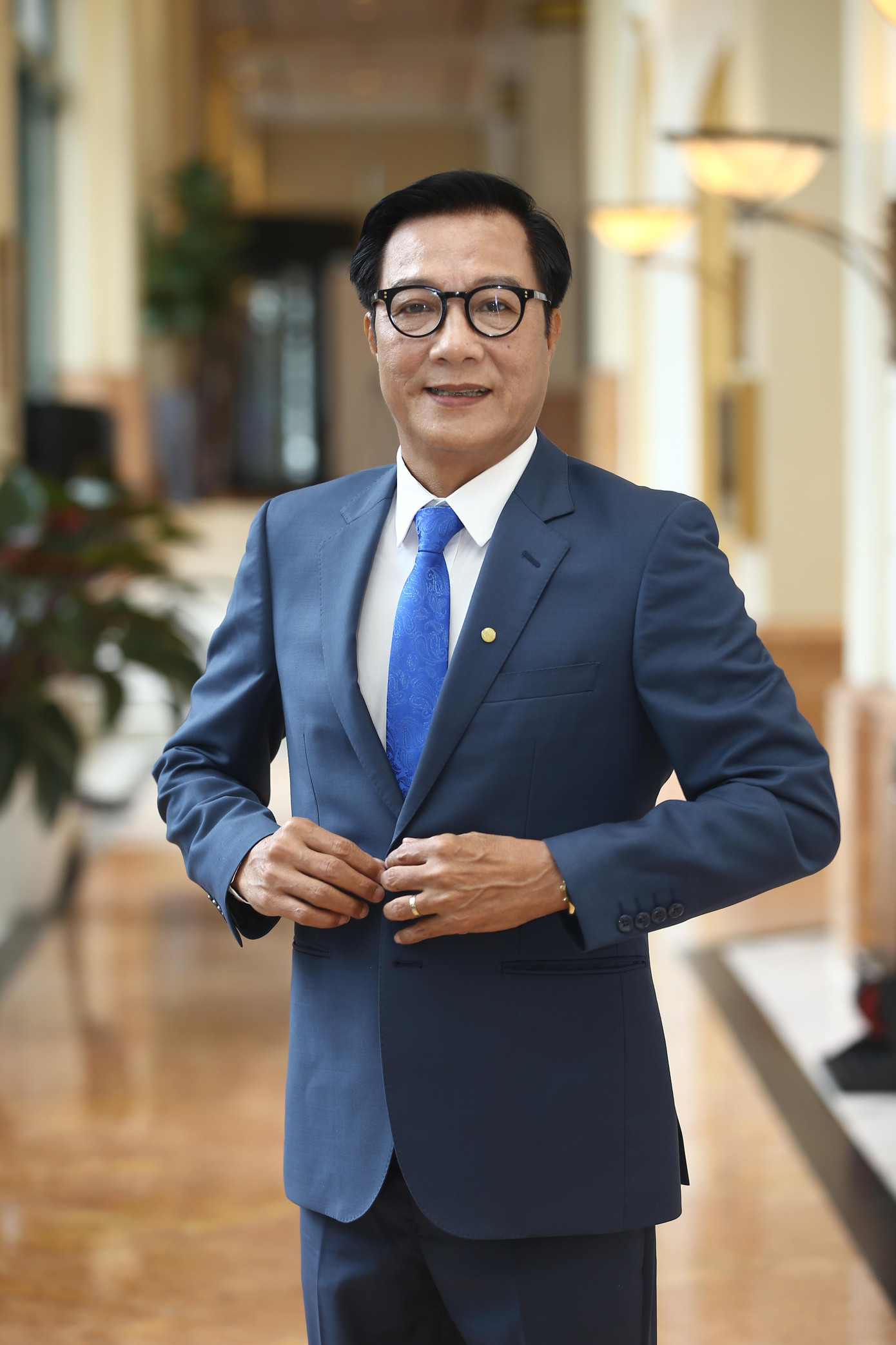 NSND Trọng Trinh trong vai ông Khôi - Bố của Linh.