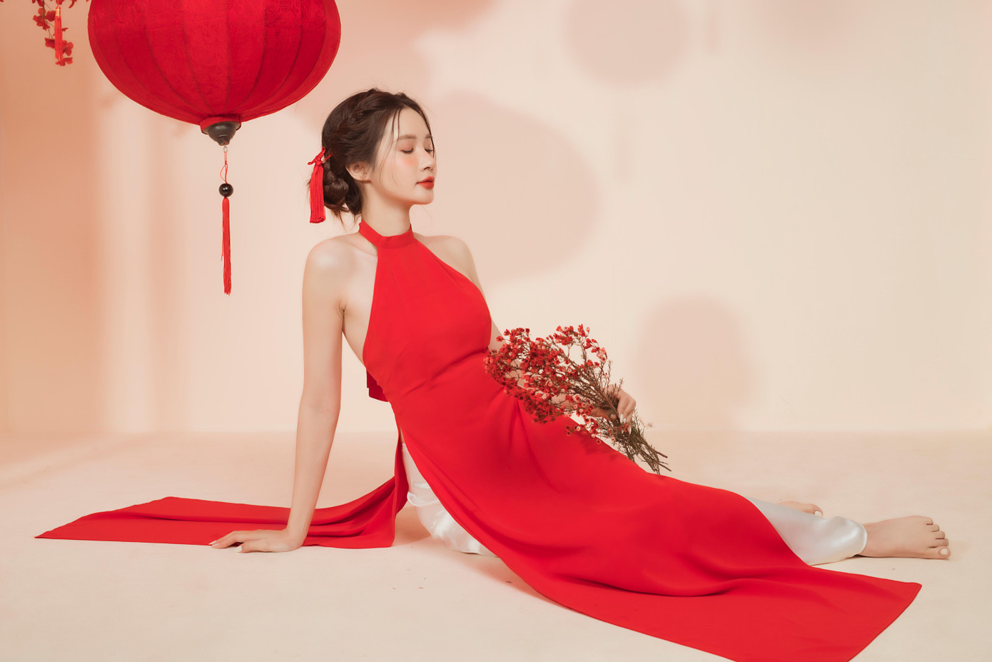 Sắc đỏ tượng trưng cho điều mới may mắn bình an. Sắc đỏ tượng trưng cho điều mới may mắn bình an.