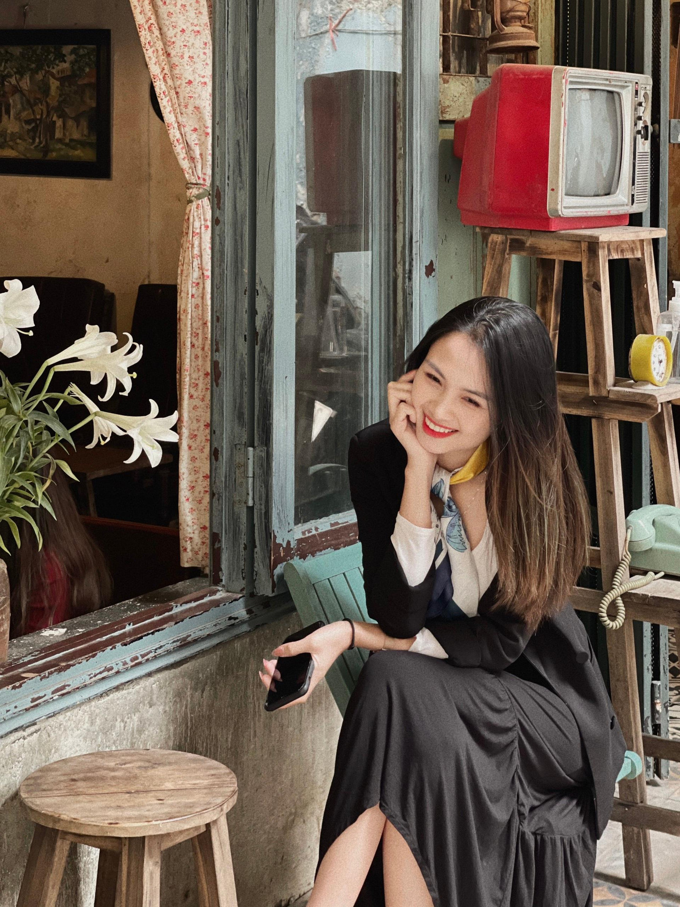 Quá trình vừa đi học vừa chăm con của Quỳnh cũng trở thành tâm điểm đặc biệt về sự mạnh mẽ, nỗ lực trong lòng nhiều sinh viên và giảng viên tại trường. Quá trình vừa đi học vừa chăm con của Quỳnh cũng trở thành tâm điểm đặc biệt về sự mạnh mẽ, nỗ lực trong lòng nhiều sinh viên và giảng viên tại trường.