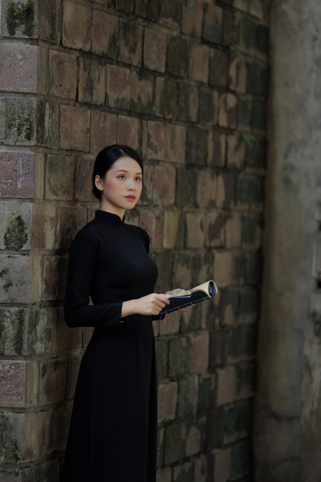 Với ước mơ chinh phục ngành thẩm mỹ, từ những năm Trung học phổ thông, Lan Anh đã luôn có những kế hoạch và mục tiêu cho riêng mình.