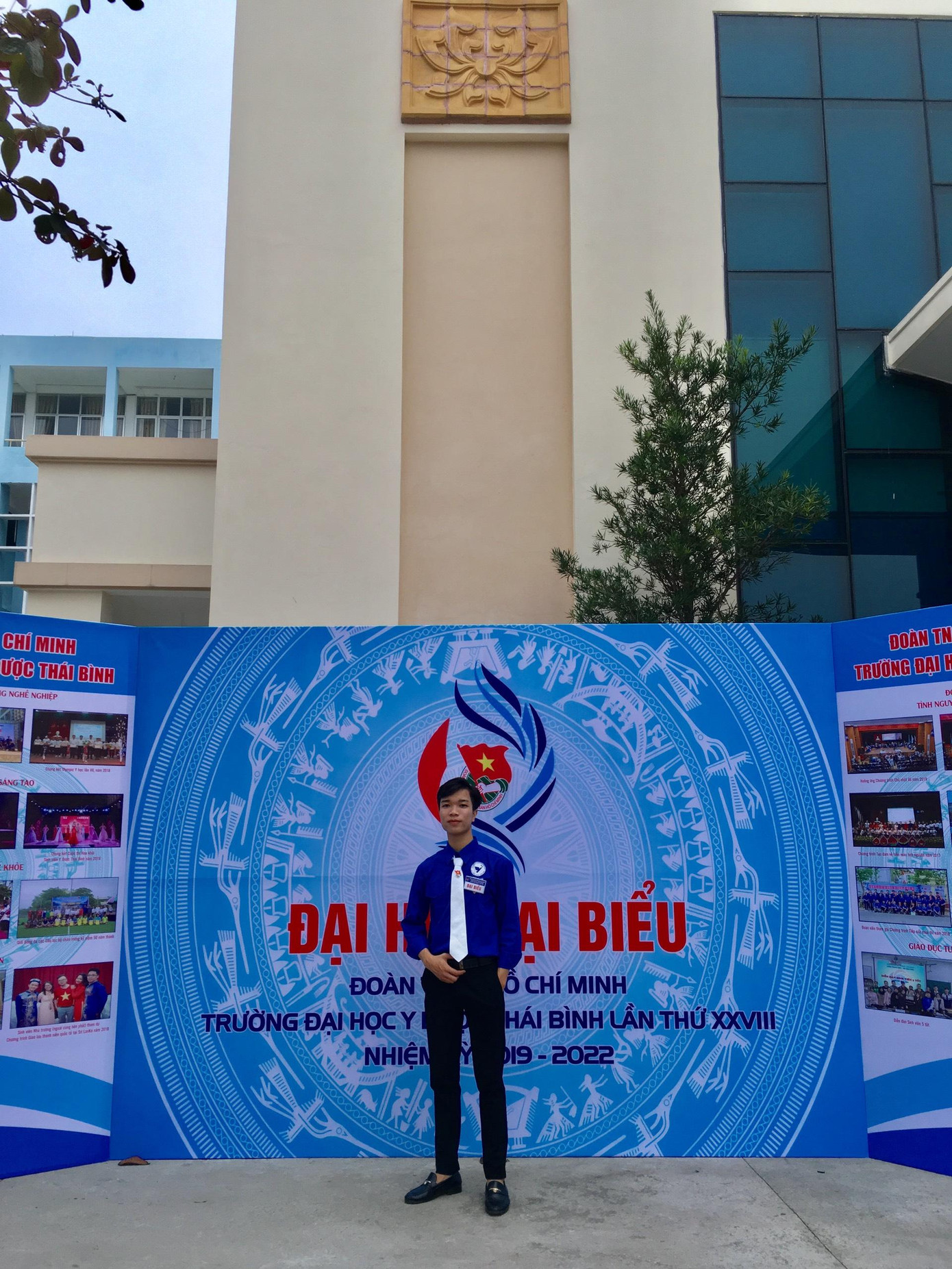 Trọng Tấn tham gia Đại hội Đoàn khóa XXVIII Trường Đại học Y Dược Thái Bình.