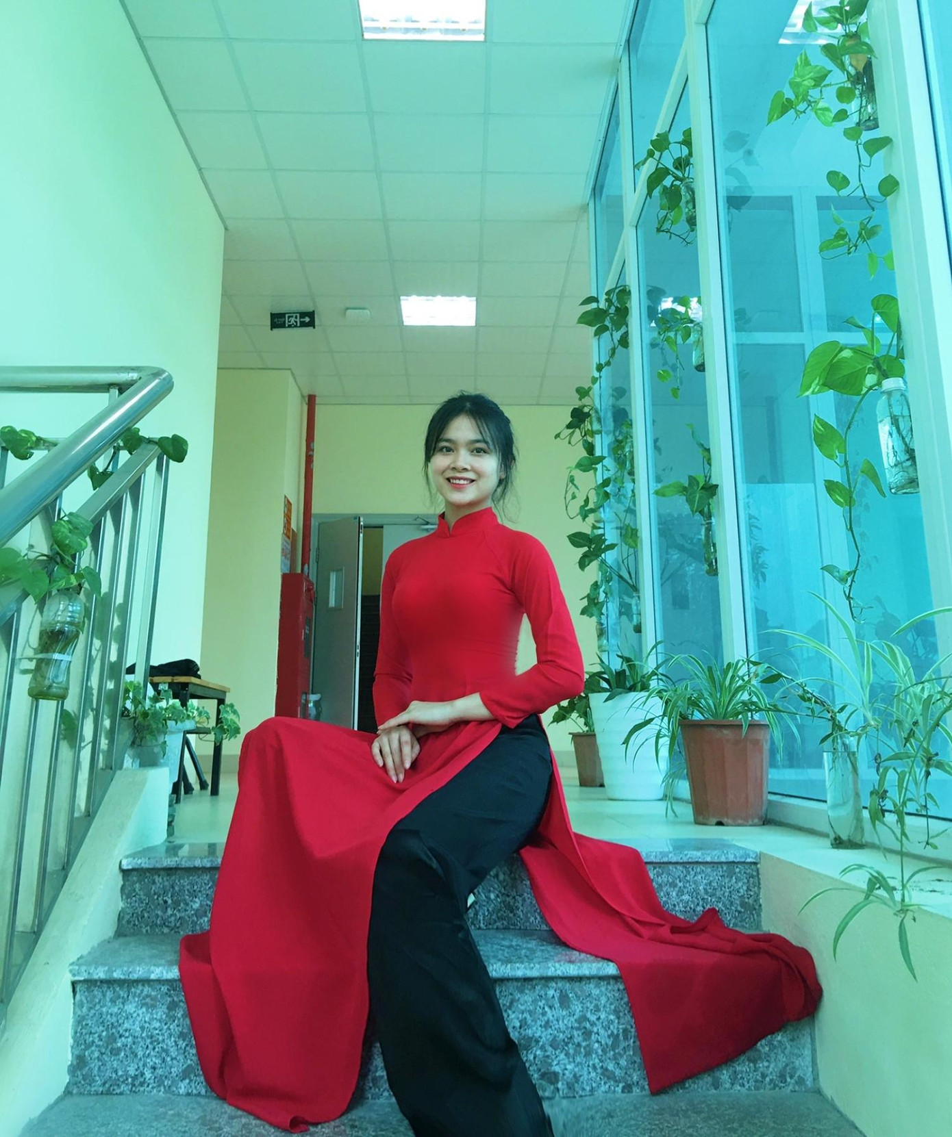 Thảo Hiền, sinh viên năm 2 khoa Du lịch và Ngoại ngữ trường Đại học Sao Đỏ.