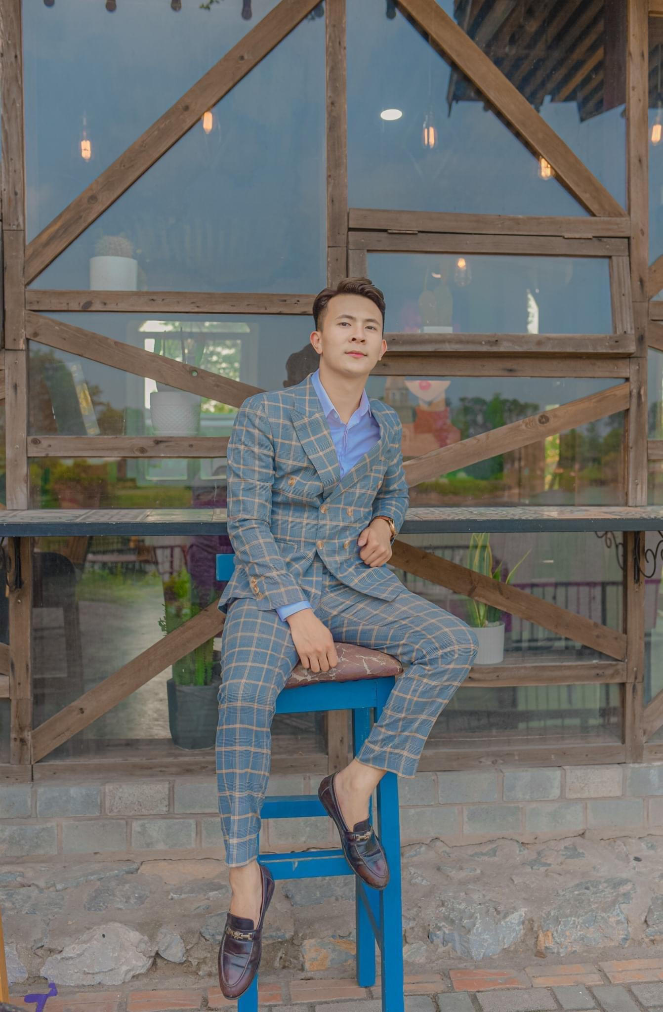 Điều khiến Quốc Tuấn cảm thấy hạnh phúc nhất là được mang lại nhiều tiếng cười cho mọi người sau những giờ học và làm việc căng thẳng. Điều khiến Quốc Tuấn cảm thấy hạnh phúc nhất là được mang lại nhiều tiếng cười cho mọi người sau những giờ học và làm việc căng thẳng.