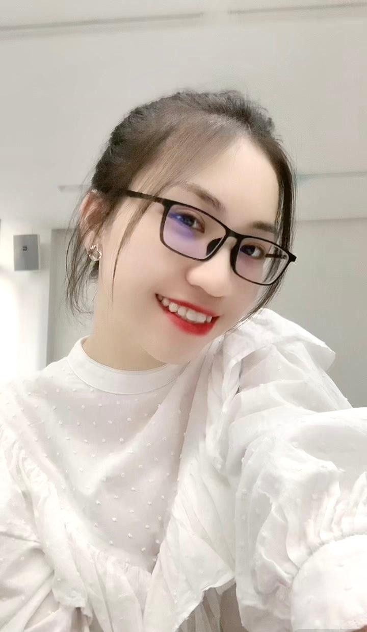 Kim Oanh bộc bạch: "Hành trình phía trước vẫn còn rất dài với một sinh viên bắt đầu vào năm 4 như mình, sẽ còn rất nhiều khó khăn và mình cần phải cố gắng hơn rất nhiều." Kim Oanh bộc bạch: "Hành trình phía trước vẫn còn rất dài với một sinh viên bắt đầu vào năm 4 như mình, sẽ còn rất nhiều khó khăn và mình cần phải cố gắng hơn rất nhiều."