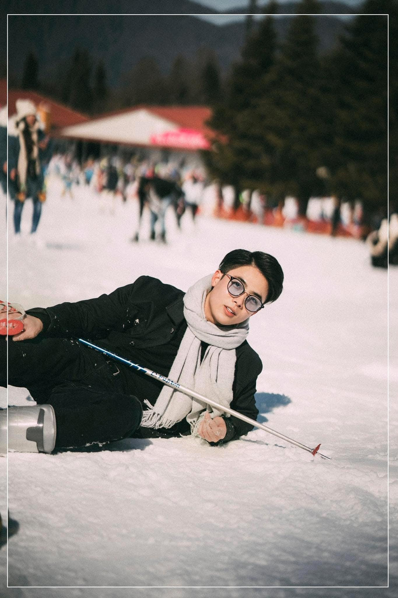 Ngoài đam mê chụp ảnh, anh còn yêu thích du lịch trải nghiệm, khám phá những vùng đất lạ. Ngoài đam mê chụp ảnh, anh còn yêu thích du lịch trải nghiệm, khám phá những vùng đất lạ.